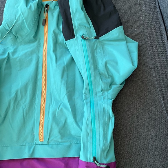 Women’s Burton [ak] GORE-TEX 2L Kimmy Anorak Small - Picture 4 of 8